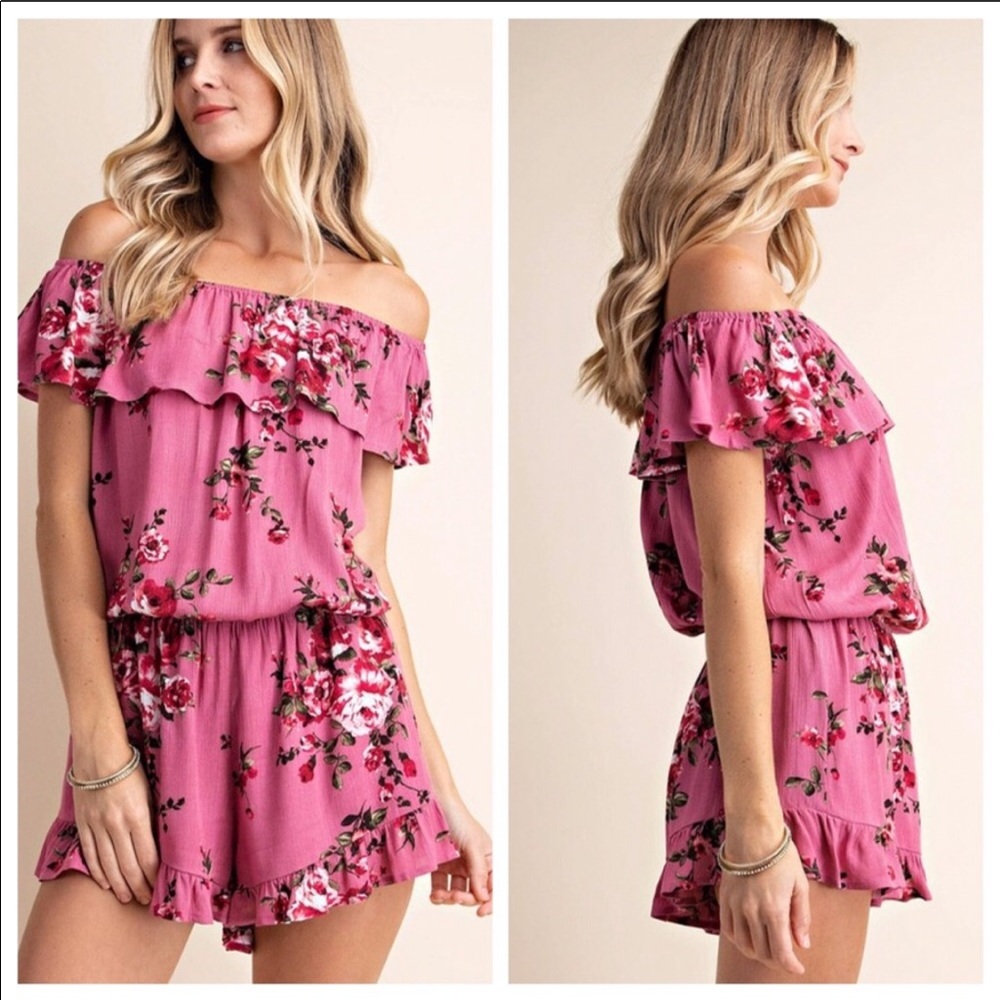 NEW - NEVER WORN Floral romper 🏝🏖🛳